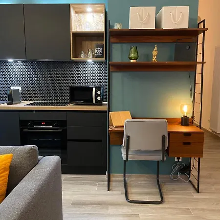 Bright And Chic In Lux *