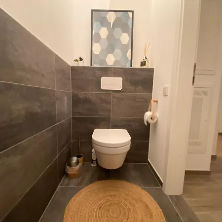 Bright And Chic In Lux *